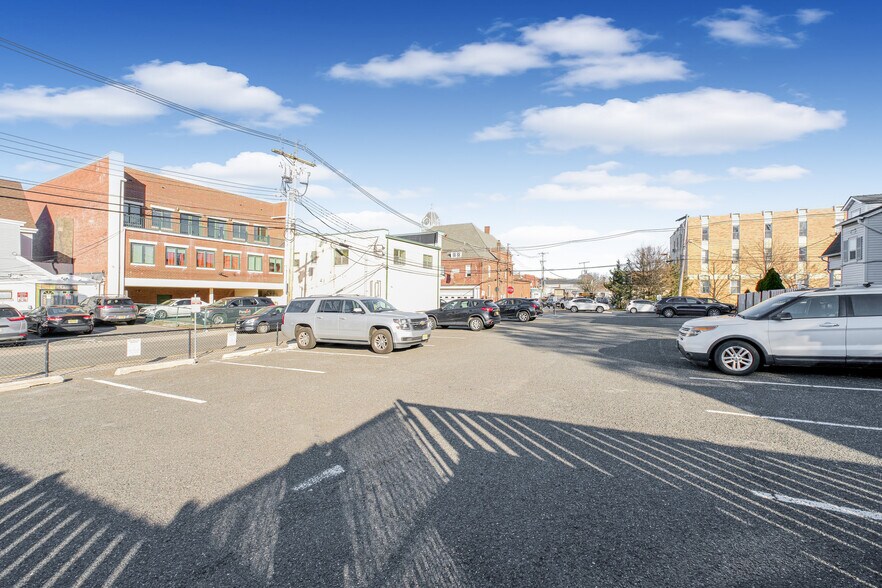 More Photos Of 61 Monmouth St, Red Bank Office For Lease