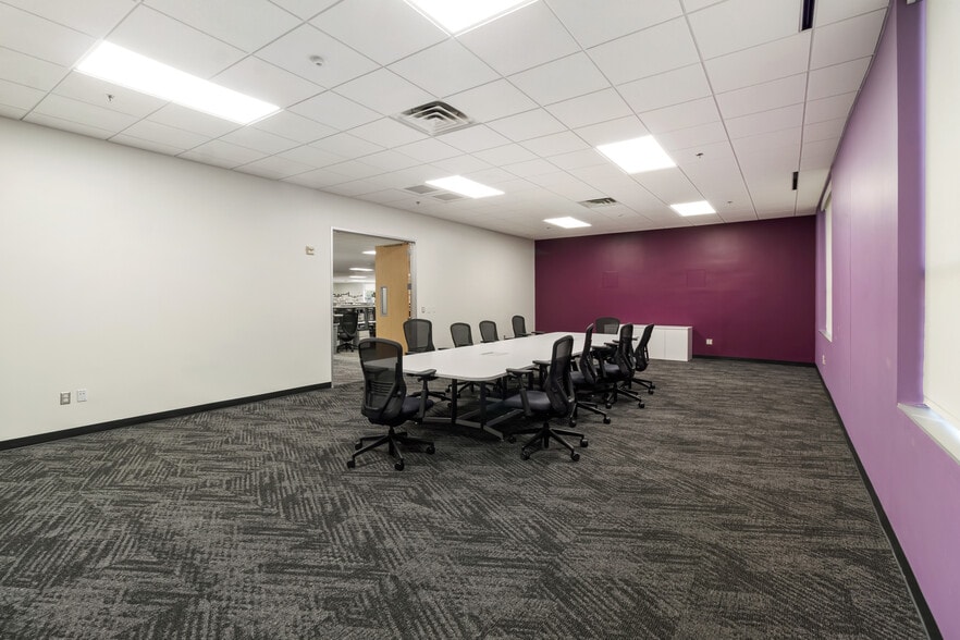 More Photos Of 3101 University Dr E, Bryan Loft Creative Space For Lease