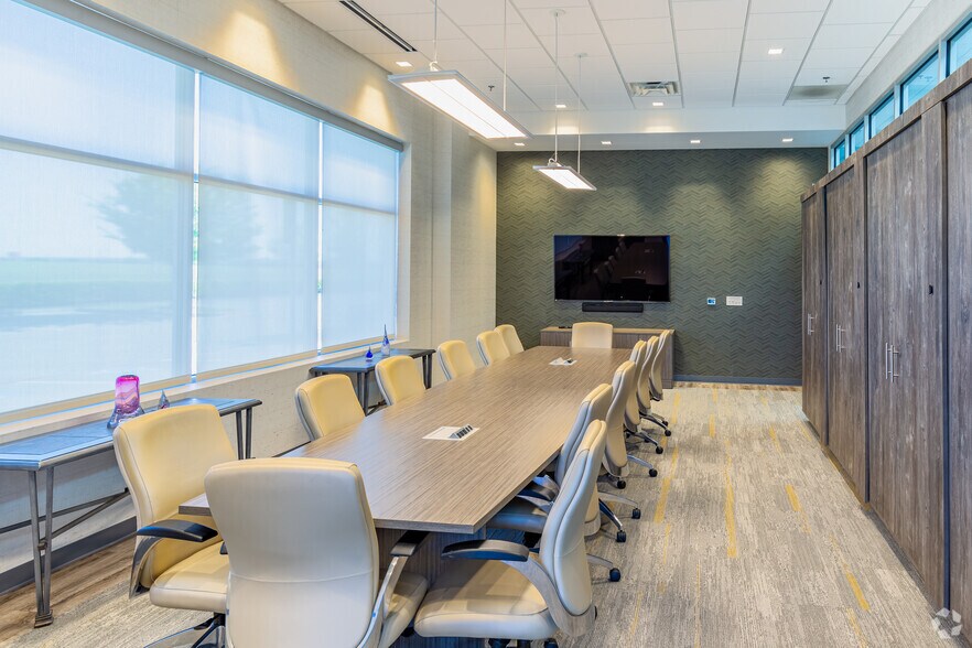 More Photos Of 320 W Centre Park Blvd, DeSoto Warehouse For Sale