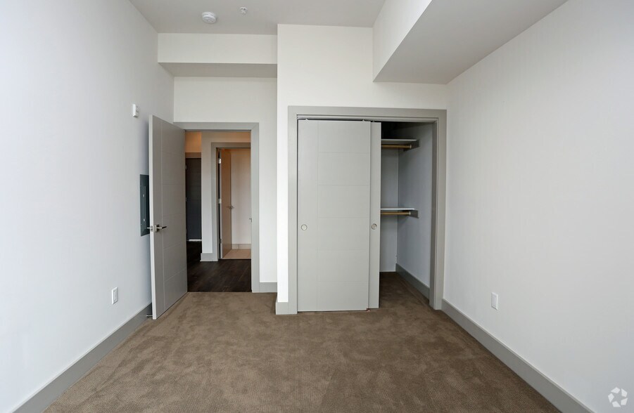 More Photos Of 2310 N Oakland Ave, Milwaukee Apartments For Lease