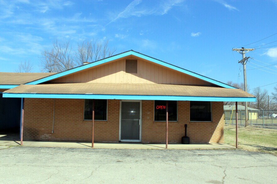 More Photos Of 302 E Third St, Lowry City Freestanding For Sale