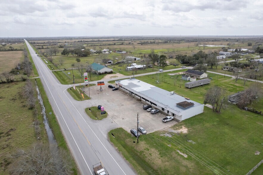 More Photos Of 4230 E FM 1462 Rd, Rosharon Storefront Retail Office For Lease