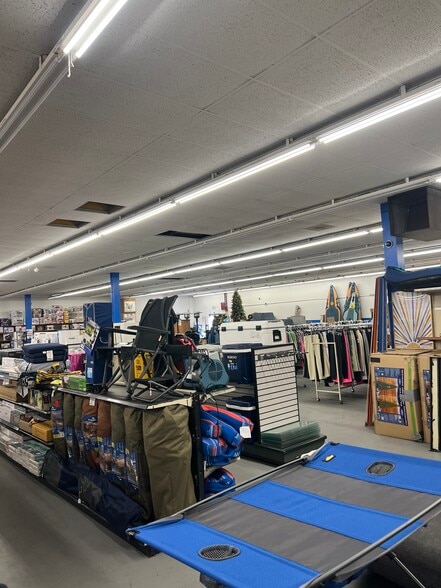 More Photos Of 2200 S Monaco Pky, Denver Storefront For Lease