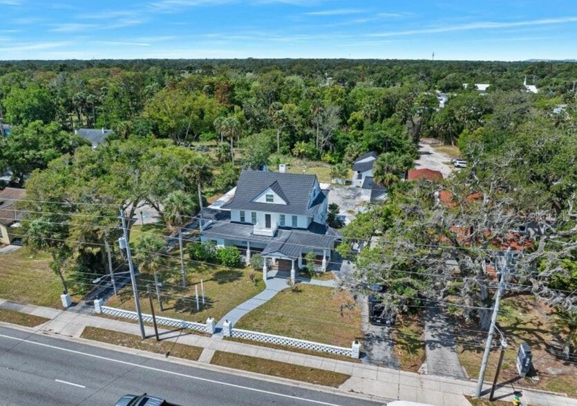 More Photos Of 934 S Ridgewood Ave, Daytona Beach Sorority Fraternity House For Sale