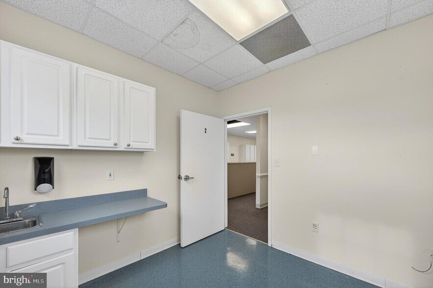 More Photos Of 7117 Salem Fields Blvd, Fredericksburg Office For Lease