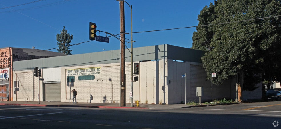 Primary Photo Of 2301-2305 S Main St, Los Angeles Warehouse For Lease