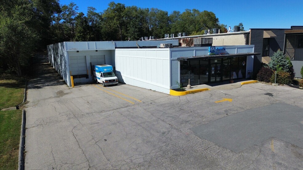 More Photos Of 1220 8th St, West Des Moines Freestanding For Sale