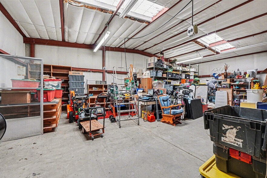 More Photos Of 827 Bowen St, Longmont Industrial For Sale