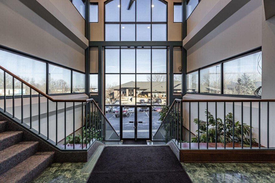 More Photos Of 700 N 3rd St, La Crosse Office For Lease