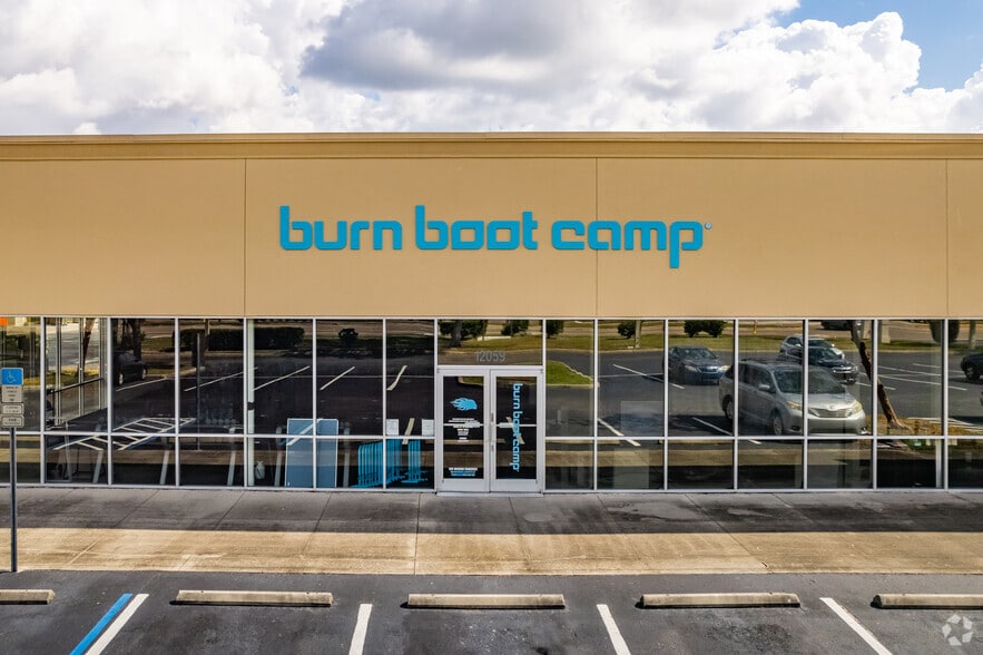 More Photos Of 12041-12059 Anderson Rd, Tampa Storefront For Lease