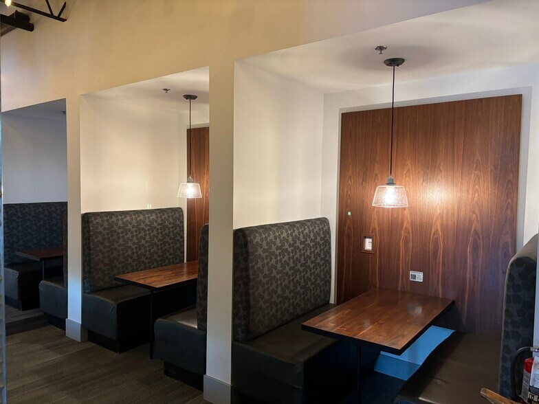More Photos Of 1440-1460 Moon River Dr, Provo General Retail For Lease