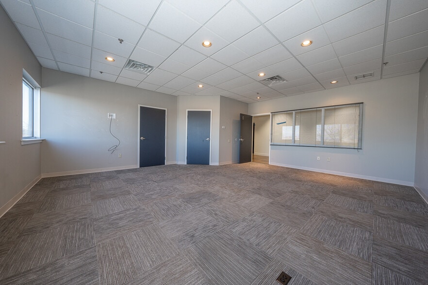 More Photos Of 9 Iron Bridge Dr, Collegeville Industrial For Sale