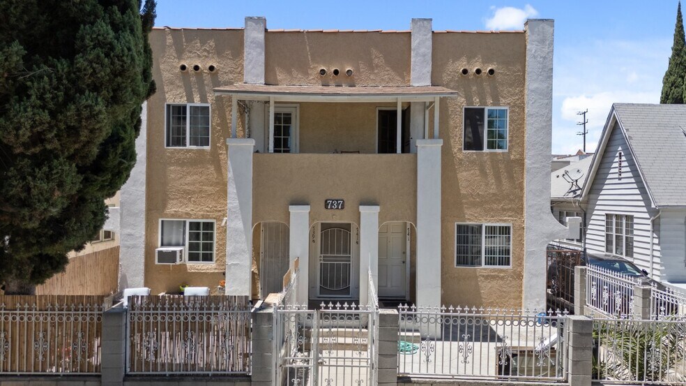 More Photos Of 737 N Ridgewood Pl, Los Angeles Apartments For Sale