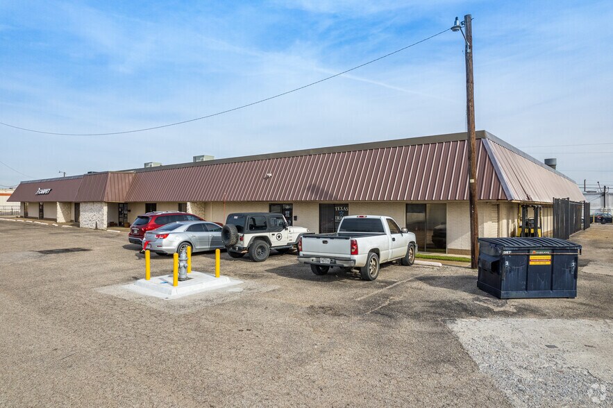 Primary Photo Of 3425 Kingsley Rd W, Garland Light Manufacturing For Lease