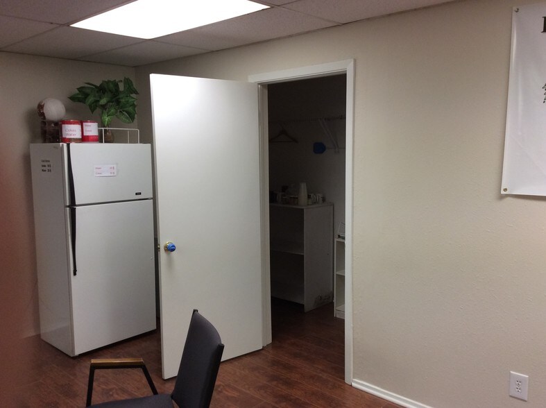 More Photos Of 206 N Midkiff Rd, Midland Office For Lease