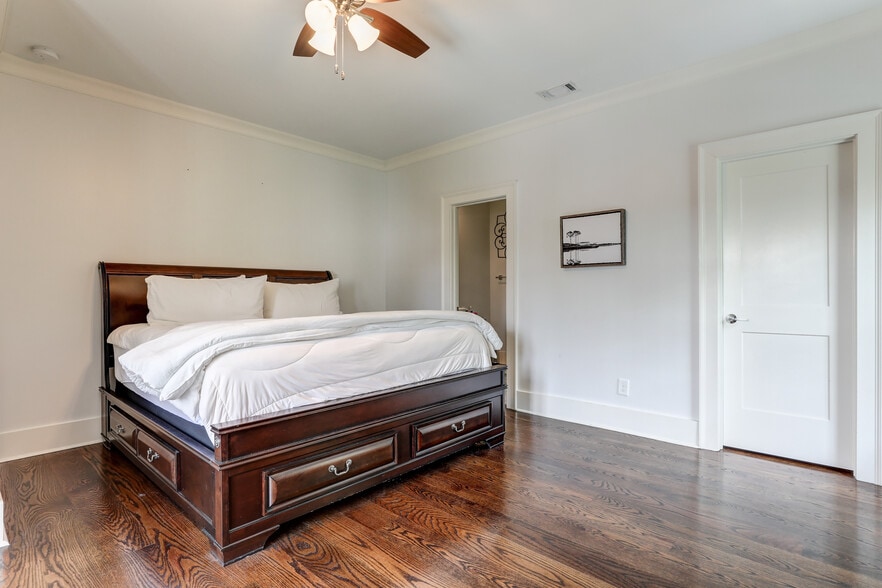 More Photos Of 2972 Lookout Pl NE, Atlanta Office Residential For Sale