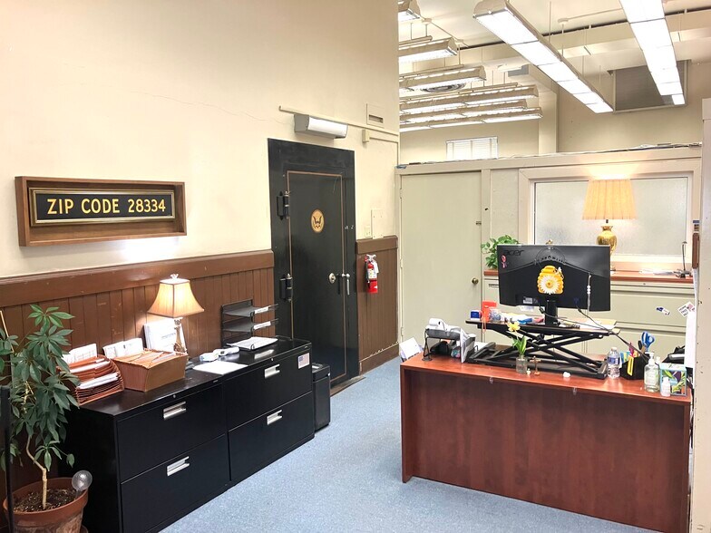 More Photos Of 99 W Broad St, Dunn Office For Sale