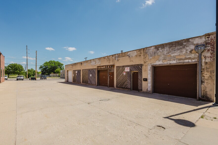 More Photos Of 470 N Seneca St, Wichita Warehouse For Sale