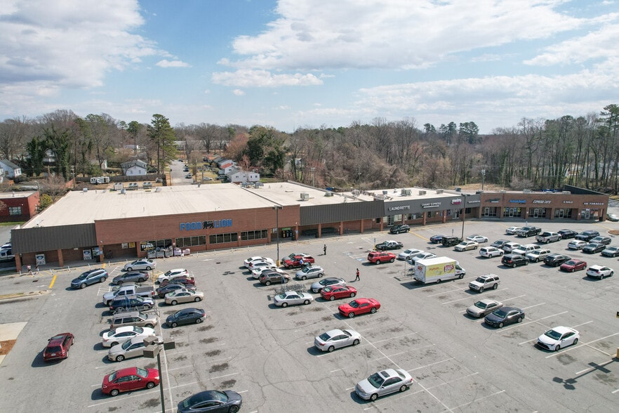 More Photos Of 1911-1937 Coliseum Blvd, Greensboro Storefront For Lease