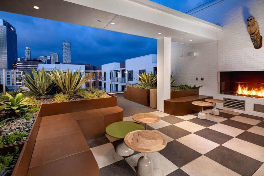 More Photos Of 1340 S Hill St, Los Angeles Apartments For Lease