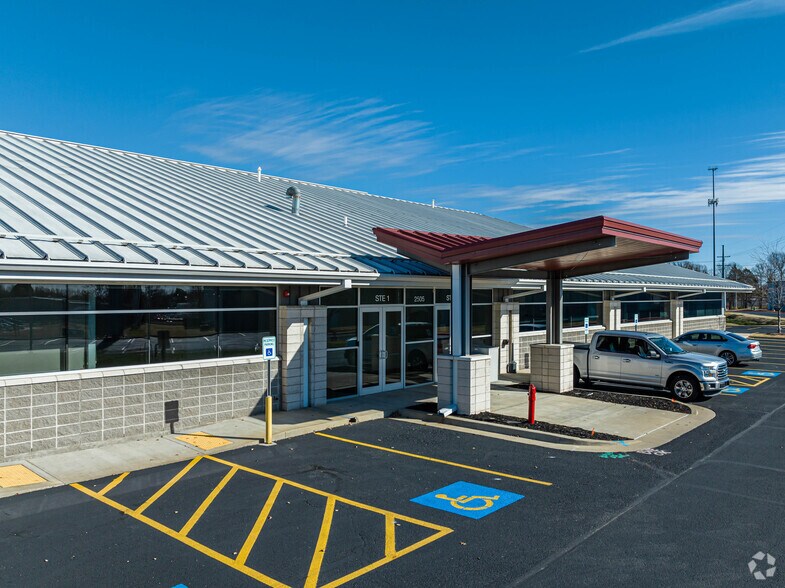 More Photos Of 2501 Technology Dr, Bentonville Unknown For Lease