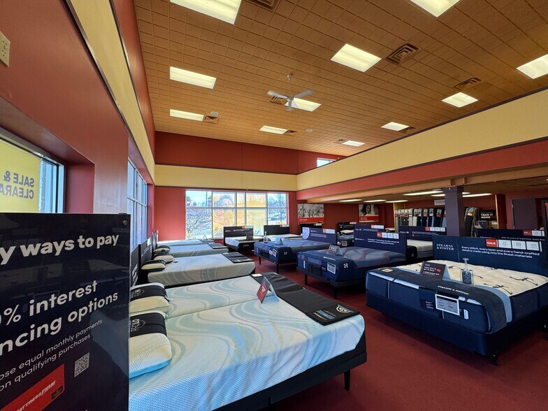 More Photos Of 2501 William Penn Hwy, Easton General Retail For Lease