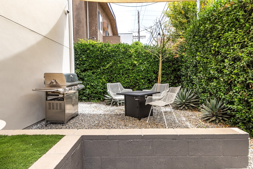 More Photos Of 1743 Butler Ave, Los Angeles Apartments For Sale