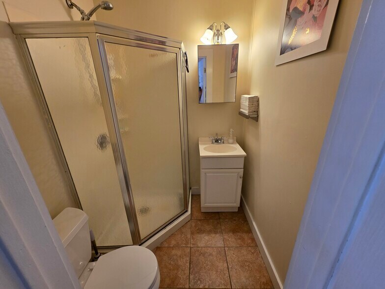 More Photos Of 45 Quassaick Ave, New Windsor Township Medical For Sale