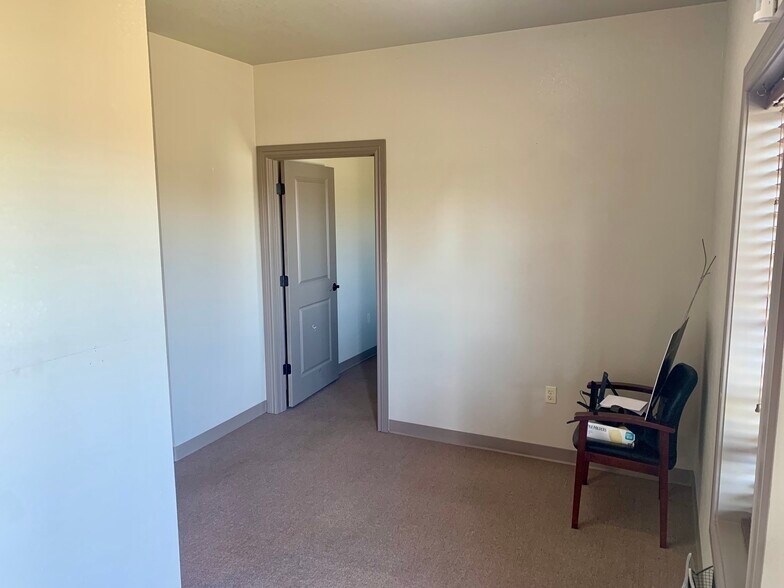 More Photos Of 903 SE 22nd St, Bentonville Office For Lease