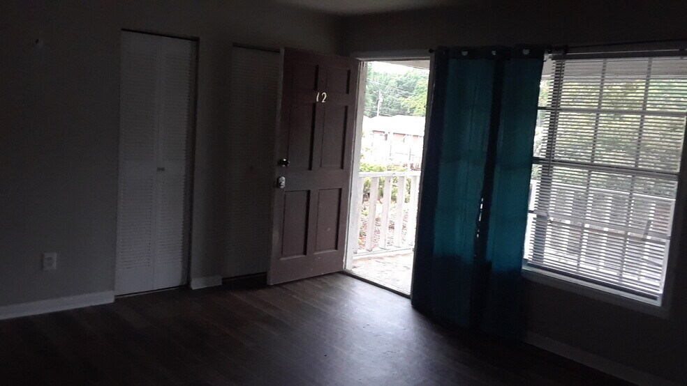 More Photos Of 323 S King Ave, Pine Mountain Apartments For Sale