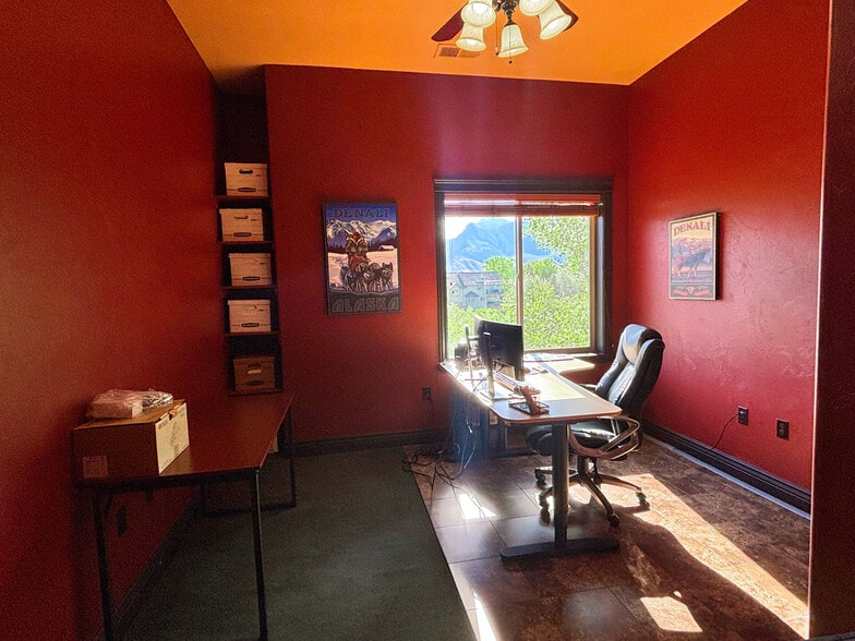 More Photos Of 11142 Highland Blvd, Highland Medical For Lease
