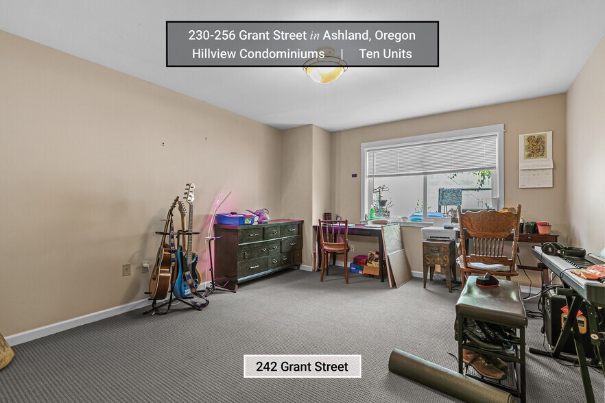 More Photos Of 230 Grant St, Ashland Multifamily For Sale