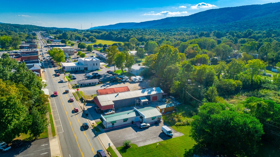 More Photos Of 15781 Rankin Ave, Dunlap Freestanding For Sale