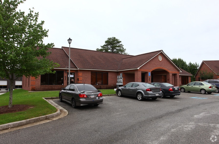 Primary Photo Of 216-220 Willis Dr, Stockbridge Medical For Sale