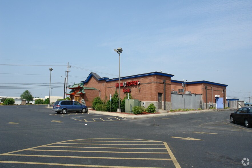 More Photos Of 2116 W Roosevelt Blvd, Monroe Restaurant For Sale