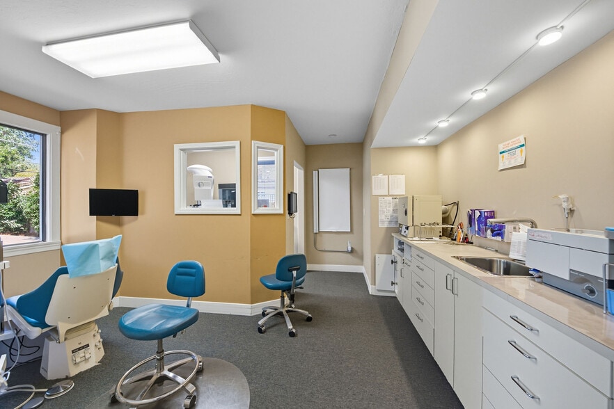 More Photos Of 1021 S El Camino Real, San Mateo Office For Sale