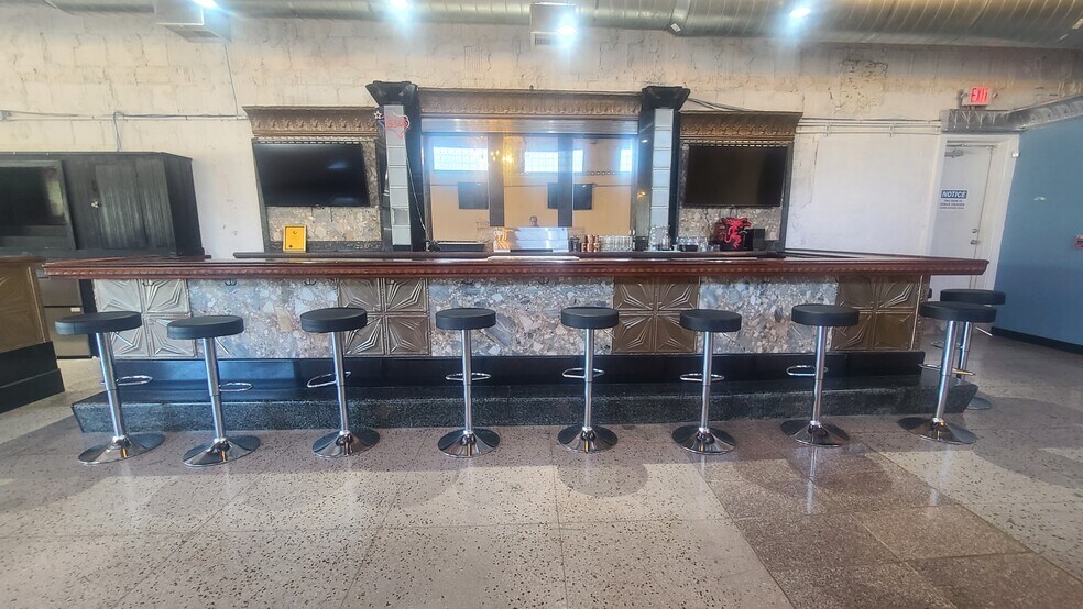 More Photos Of 221 6th St N, Texas City General Retail For Sale