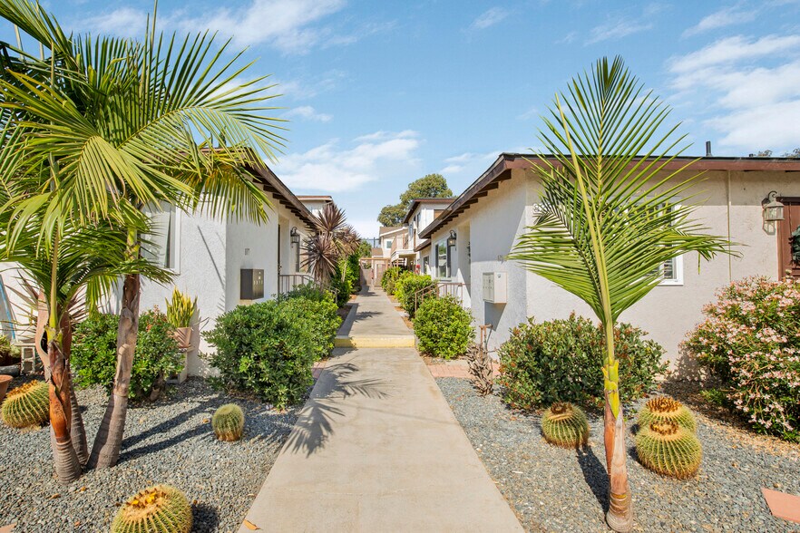 More Photos Of 817 Mira Mar Ave, Long Beach Apartments For Sale
