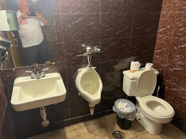 More Photos Of 1975 W Broadway Blvd, Sedalia Restaurant For Sale