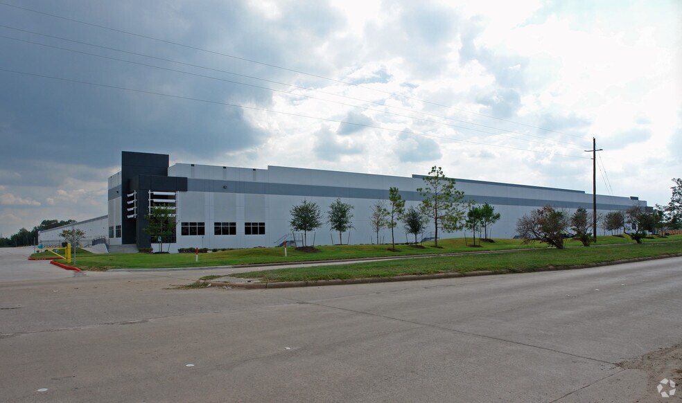 More Photos Of 14810 North Fwy, Houston Distribution For Lease
