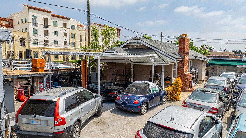 More Photos Of 184 N Meridith Ave, Pasadena Auto Repair For Lease