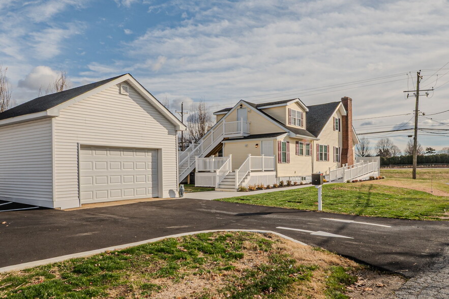 More Photos Of 2101 N Dupont Hwy, New Castle Freestanding For Sale