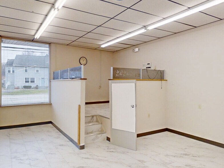 More Photos Of 3412 W Lake Rd, Erie Freestanding For Lease