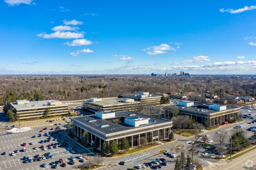 More Photos Of 30400 Telegraph Rd, Bingham Farms Unknown For Lease