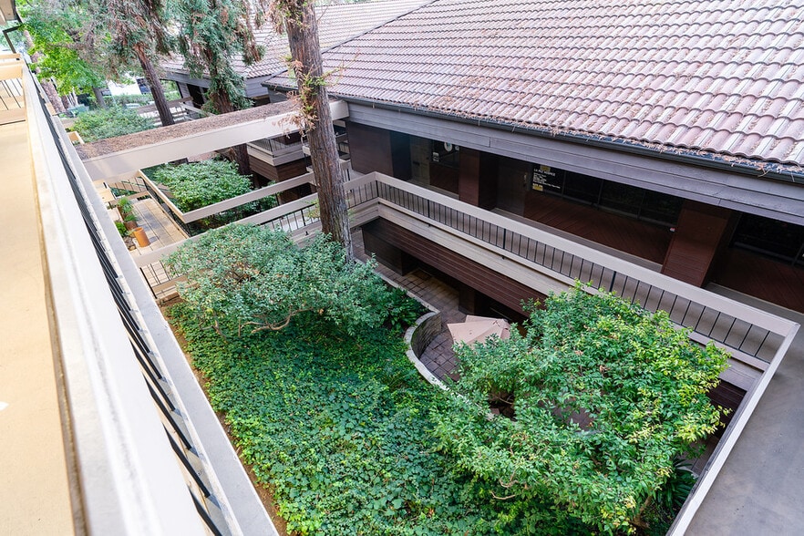 More Photos Of 2831 Camino Del Rio S, San Diego Unknown For Lease