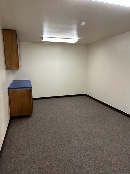 More Photos Of 1930 5th St, Davis Manufacturing For Lease