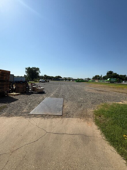 More Photos Of 4808 Hazel Jones Rd, Bossier City Warehouse For Lease