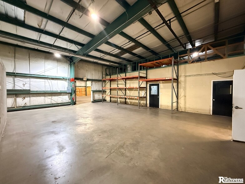 More Photos Of 3310 Reynolds Rd, Lakeland Warehouse For Lease