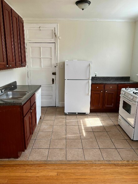 More Photos Of 7516-7524 N Seeley Ave, Chicago Apartments For Sale