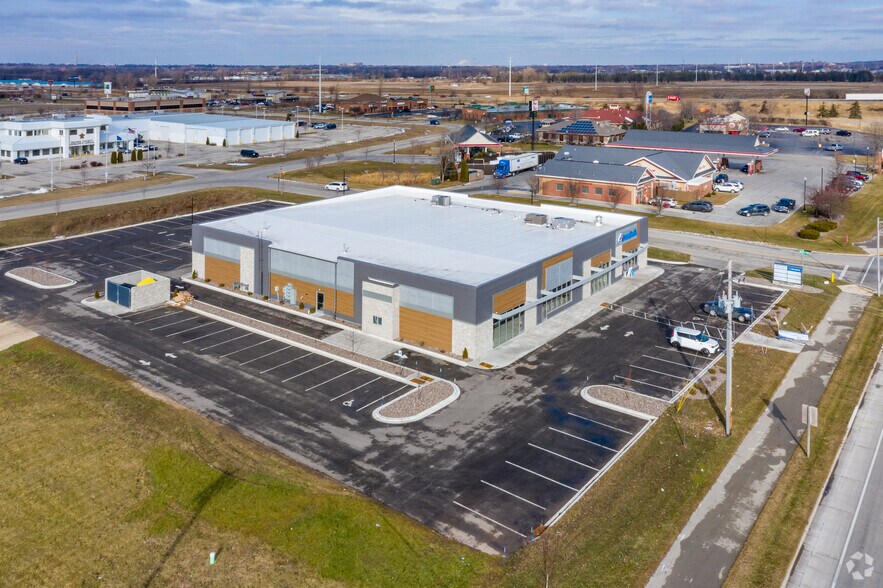 More Photos Of 2670 Monroe Rd, De Pere Freestanding For Lease